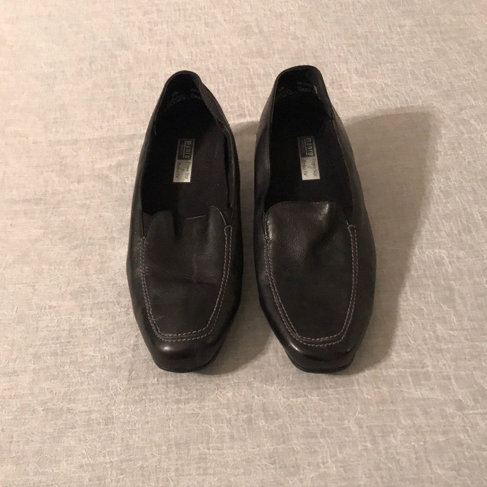 Munro women black leather uppers shoes